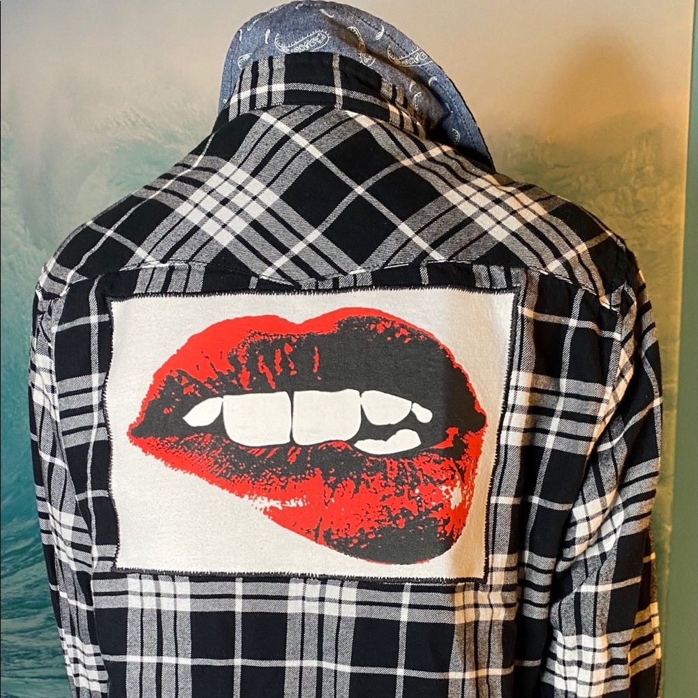 Hot lips vintage flannel